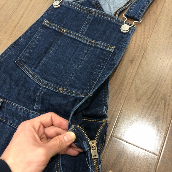 Levi’s Skinny Overalls - Picture 3 of 8